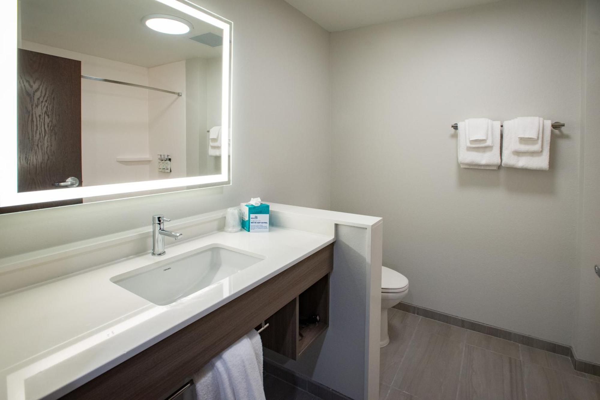 Holiday Inn Express & Suites Pensacola Airport North - I-10 By Ihg Ferry Pass Dış mekan fotoğraf