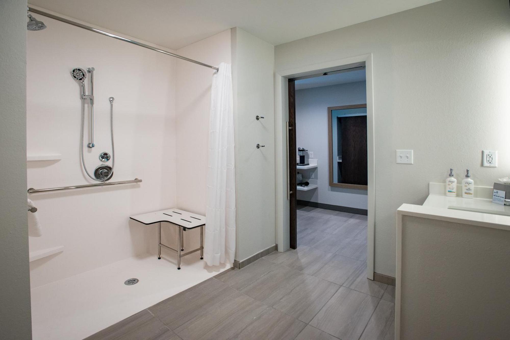 Holiday Inn Express & Suites Pensacola Airport North - I-10 By Ihg Ferry Pass Dış mekan fotoğraf